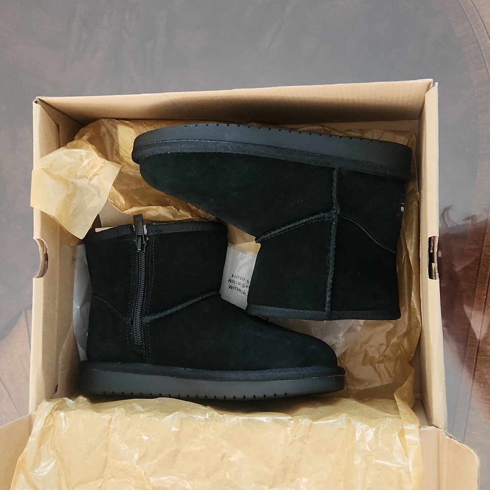 Koolaburra by UGG Black Boots - Picture 5 of 16